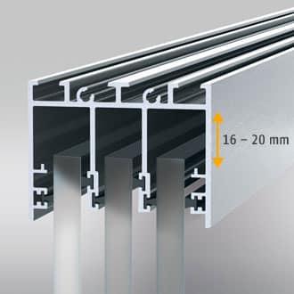 The ceiling rail adjusts to height differences up to 20 mm in case of building subsidences at the upper construction.
